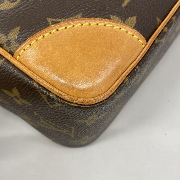 LOUIS VUITTON Brown Monogram Shoulder Bag - Picture 9 of 12